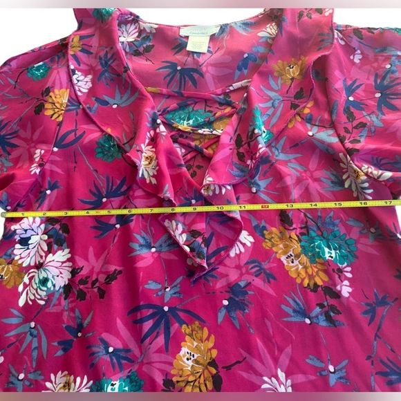 Urban Romantics bell sleeve polyester pink floral top size M - Picture 2 of 9